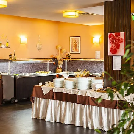 Hotel St George & 4*