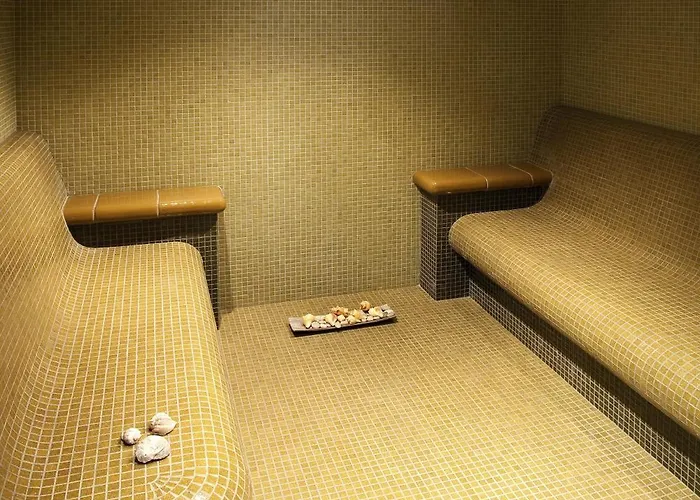 St George & Szálloda